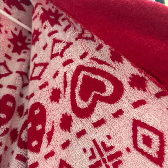 Lawford Red and White Patterned robe - Picture 6 of 12
